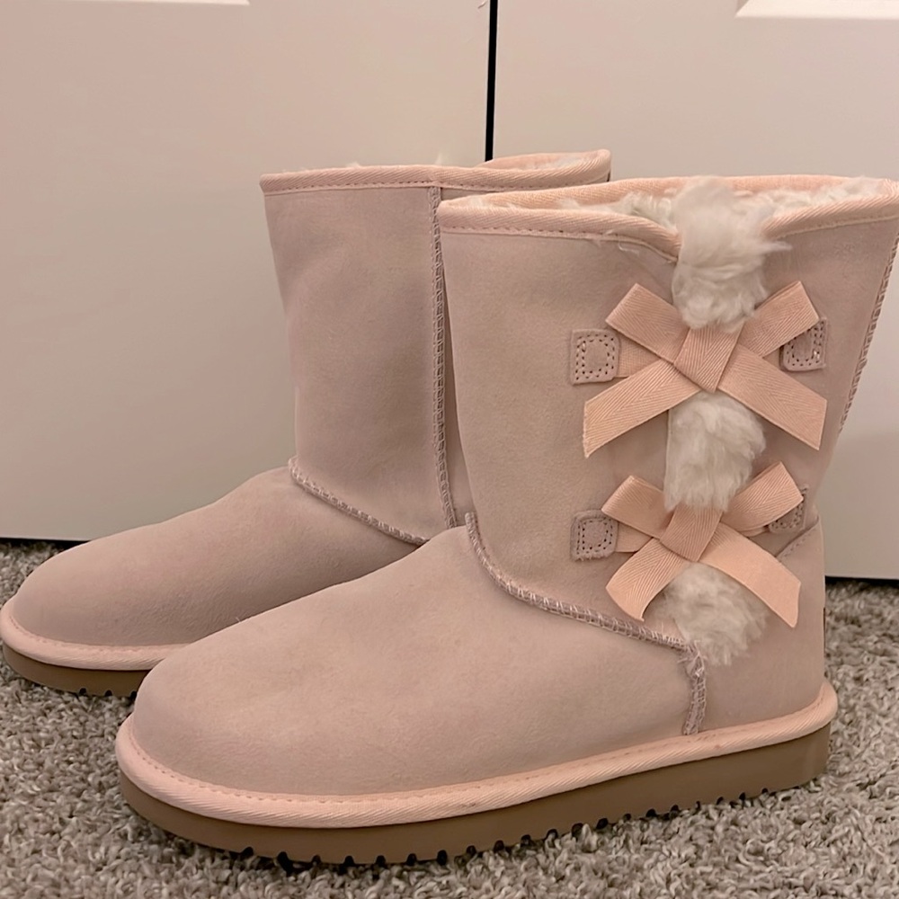 Pink uggs
